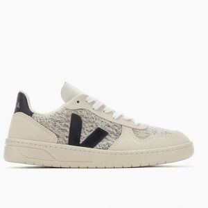 Veja Women’s V-10 Flannel Snow Black